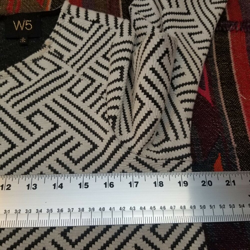 W5 Top Womens Small Black White Geometric Blouse Top 3/4 Sleeve USA Casual Shirt - Picture 5 of 6